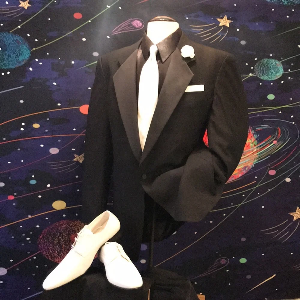 Abriani Italian Tuxedo Coat - Picture 13 of 17